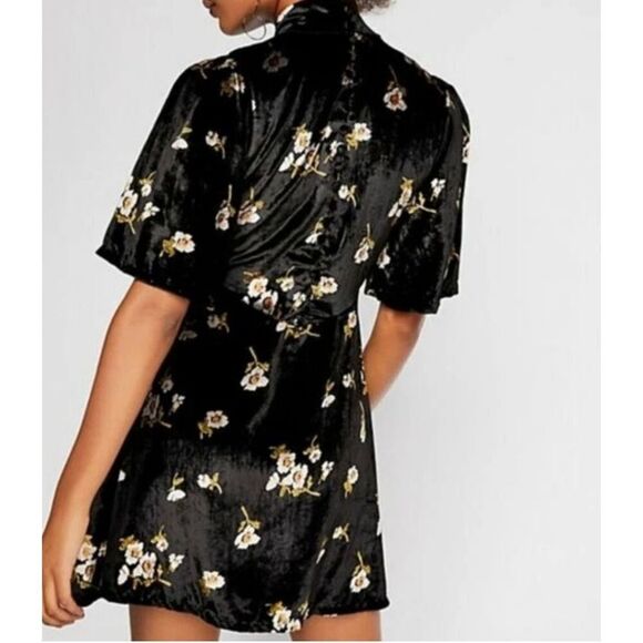Free People Women Size 2 Black Be My Baby Velvet Mini Dress Mock Neck - Picture 2 of 7